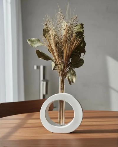 Arranjo de Flores Secas em Vaso de Cimento Redondo Solitário