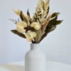 Arranjo de Flores Secas em Vaso de Cimento Estilo Vintage