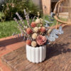 Vaso Decorativo de Cimento Branco Tulipa para Plantas e Flores