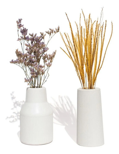 Garrafas Decorativas com Flores Secas em Cimento Branco