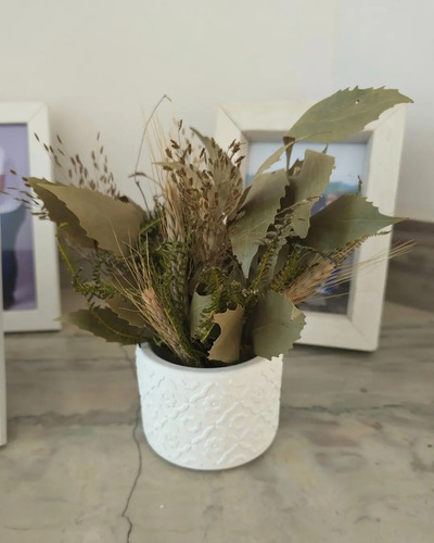 Arranjo de Flores Secas em Vaso de Cimento | Aleta Decoração
