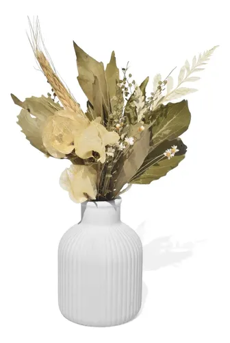 Arranjo de Flores Secas em Vaso de Cimento Garrafa Vintage