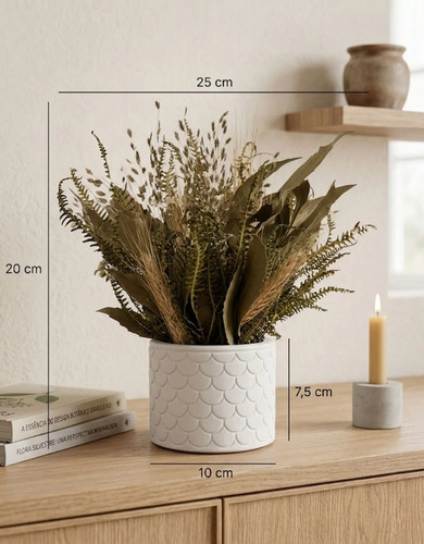 Arranjo de Flores Secas em Vaso de Cimento Branco Egípcio