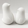 Casal de Pinguins Decorativo em Cimento Branco Casal de Pinguins Decorativo em Cimento Branco, vista em perspectiva