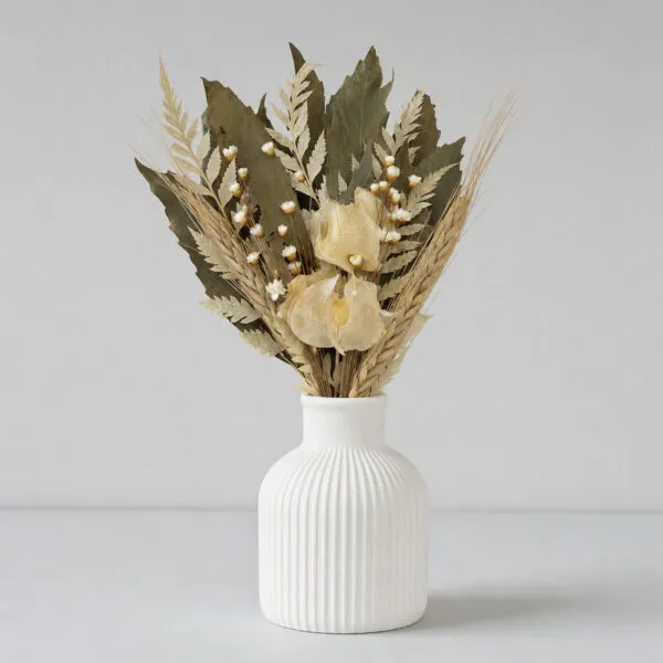 Arranjo de Flores Secas Olivia em Vaso de Cimento Branco, vaso Vintage Listras, vista de frente