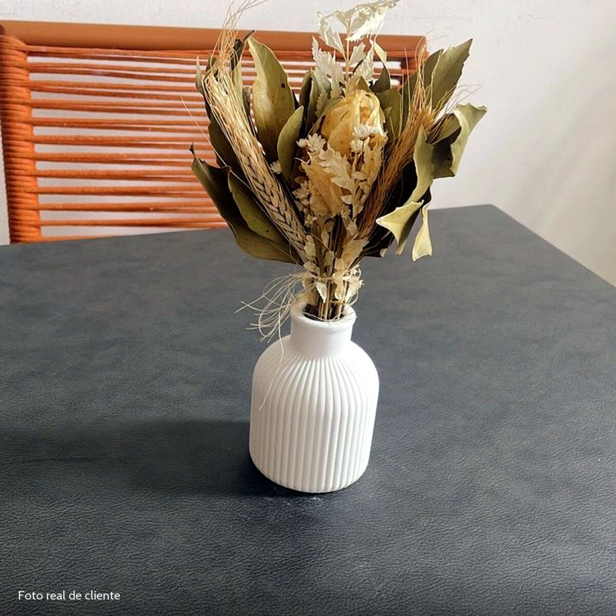 Arranjo de Flores Secas Olivia em Vaso de Cimento Branco - Vintage Listras Foto real de cliente: Arranjo de Flores Secas Olivia em Vaso de Cimento Branco, vaso Vintage Listras