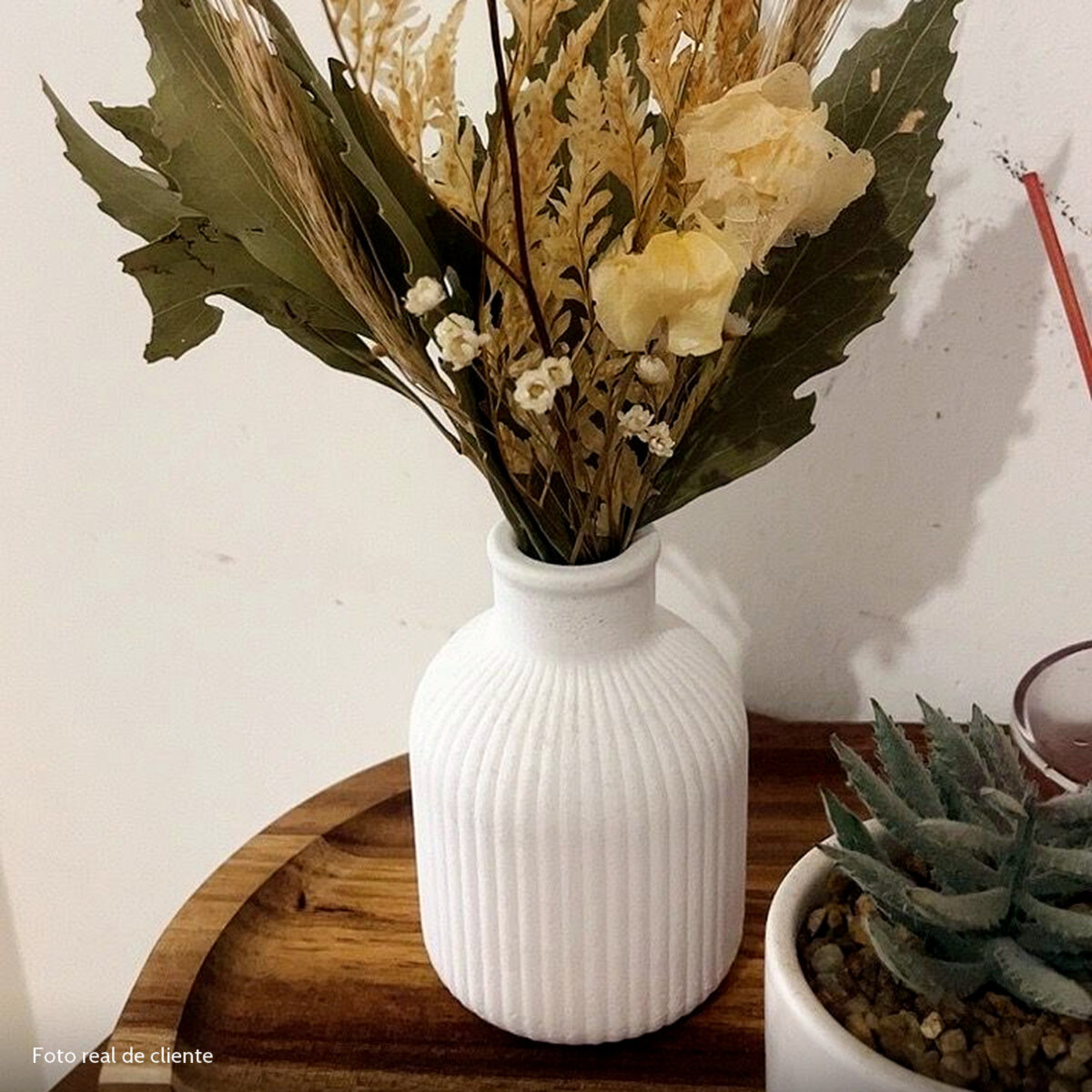 Arranjo de Flores Secas Olivia em Vaso de Cimento Branco - Vintage Listras Foto real de cliente: Arranjo de Flores Secas Olivia em Vaso de Cimento Branco, vaso Vintage Listras