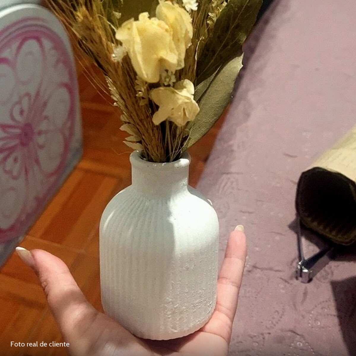 Arranjo de Flores Secas Olivia em Vaso de Cimento Branco - Vintage Listras Foto real de cliente: Arranjo de Flores Secas Olivia em Vaso de Cimento Branco, vaso Vintage Listras