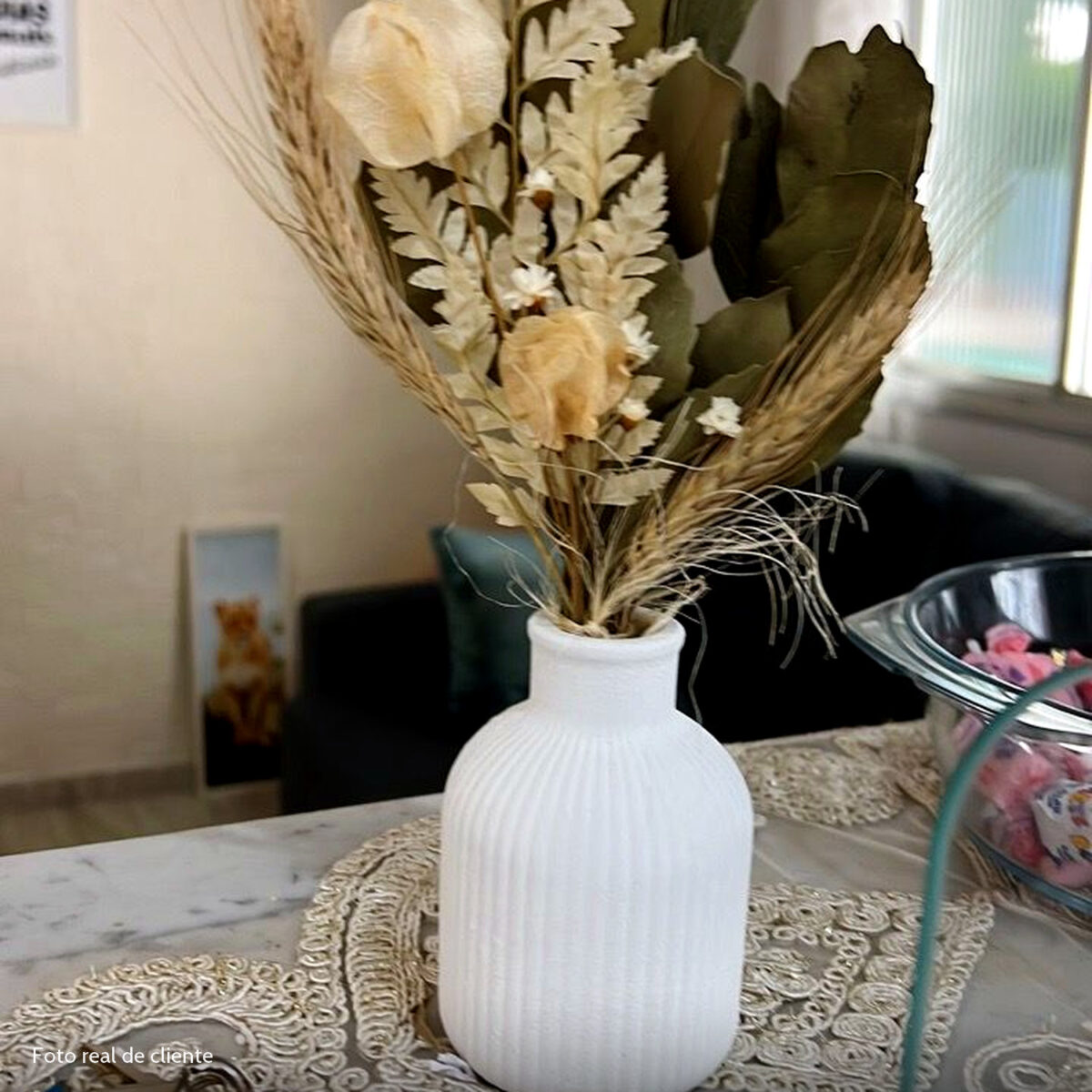 Arranjo de Flores Secas Olivia em Vaso de Cimento Branco - Vintage Listras Foto real de cliente: Arranjo de Flores Secas Olivia em Vaso de Cimento Branco, vaso Vintage Listras