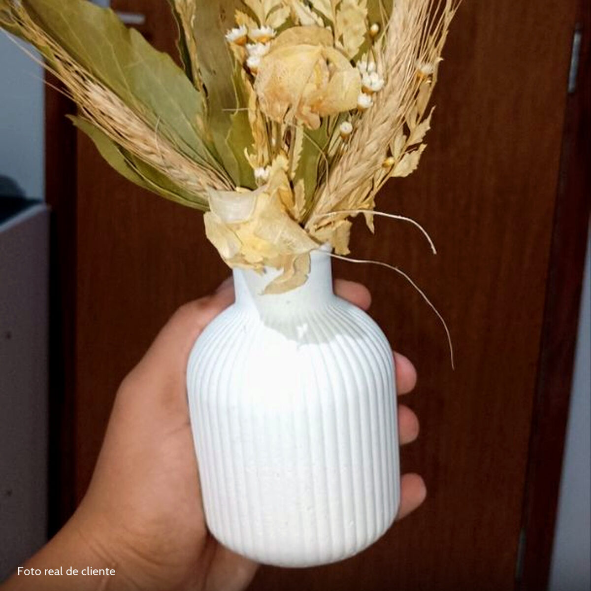 Arranjo de Flores Secas Olivia em Vaso de Cimento Branco - Vintage Listras Foto real de cliente: Arranjo de Flores Secas Olivia em Vaso de Cimento Branco, vaso Vintage Listras