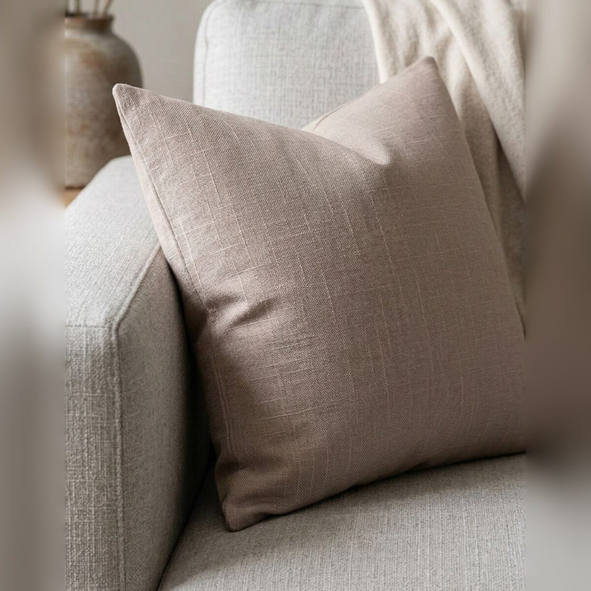 Capa de Almofada 45x45cm Areia Aleta Decor Minimalista
