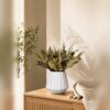Buquê de Flores Secas com Vaso de Cimento Branco