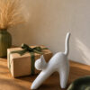 D_781006-MLB112214452130_062026-O Estatueta Gato Minimalista Branca Impressa em 3D