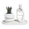 Conjunto Decorativo Pensadora com Vaso e Bandeja em Cimento Branco